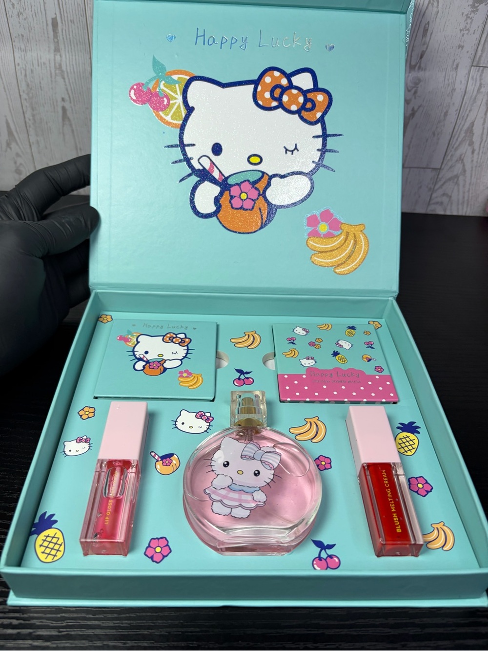 Hello Kitty Mint MakeUp Set -